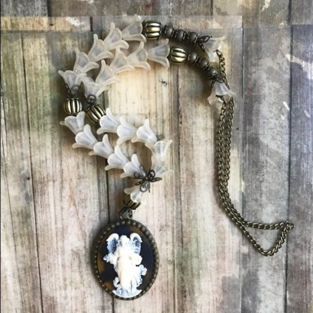 Angel Rear View Mirror Car Charm/Window Hanger
